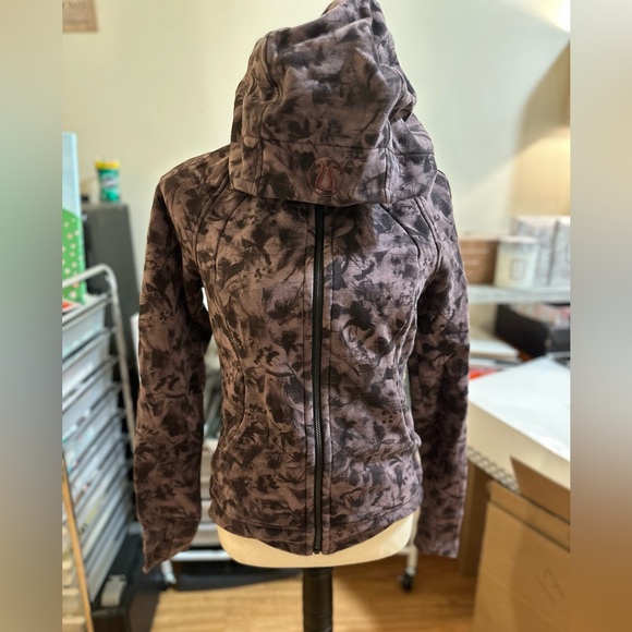 Lululemon scuba hoodie - Picture 4 of 8